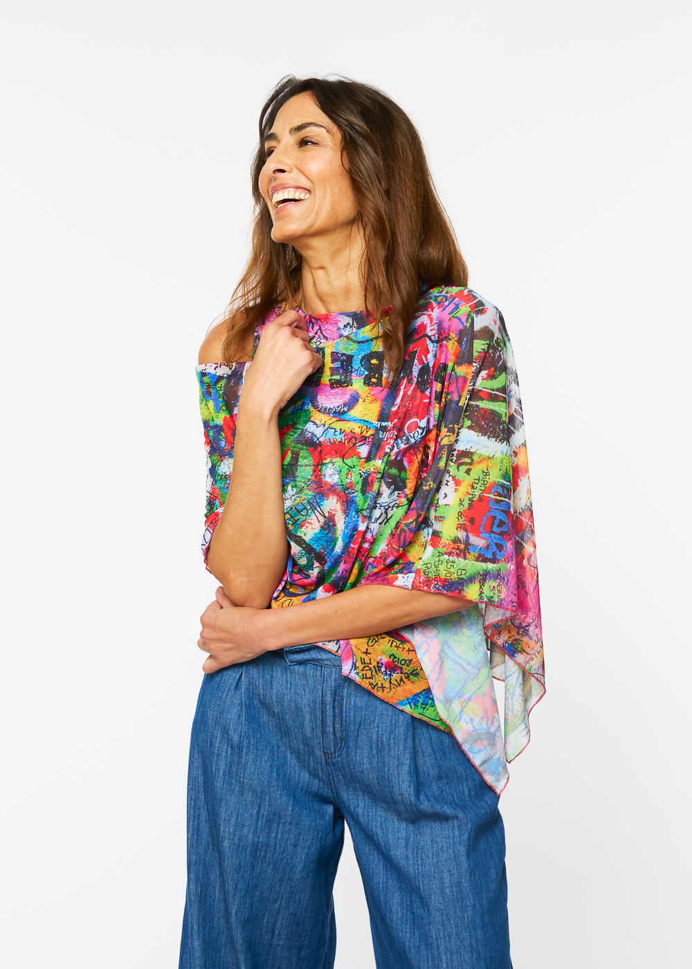 Mila Ponshawl in Peace & Love