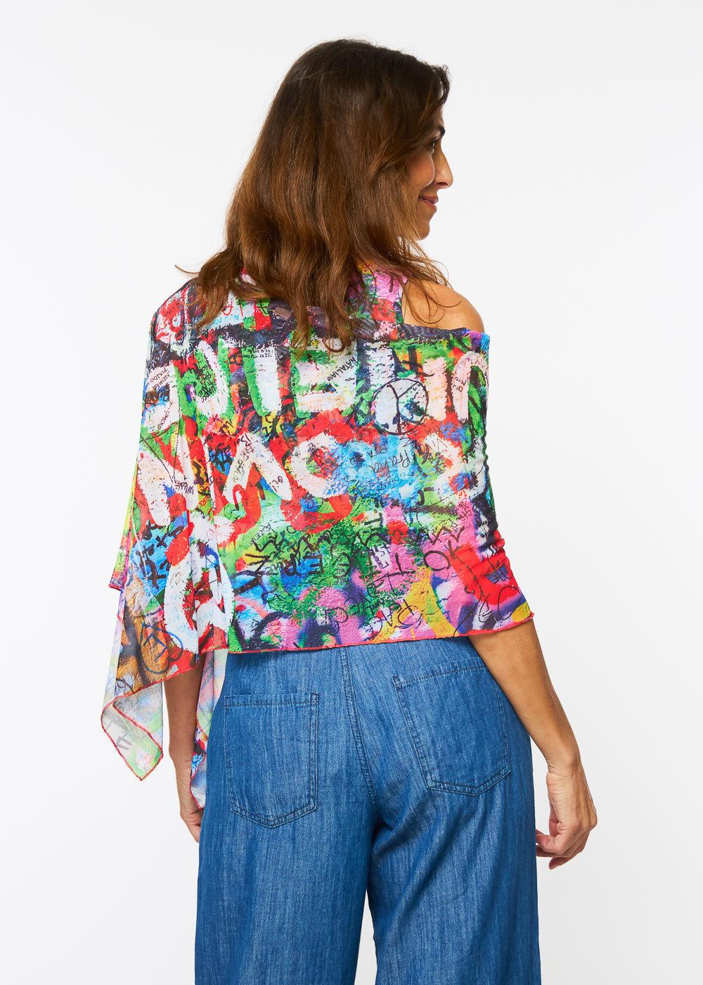 Mila Ponshawl in Peace & Love