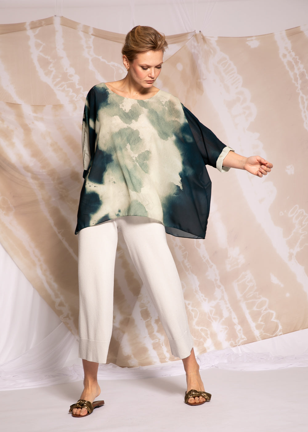 Capri Poncho in Desert Ombre